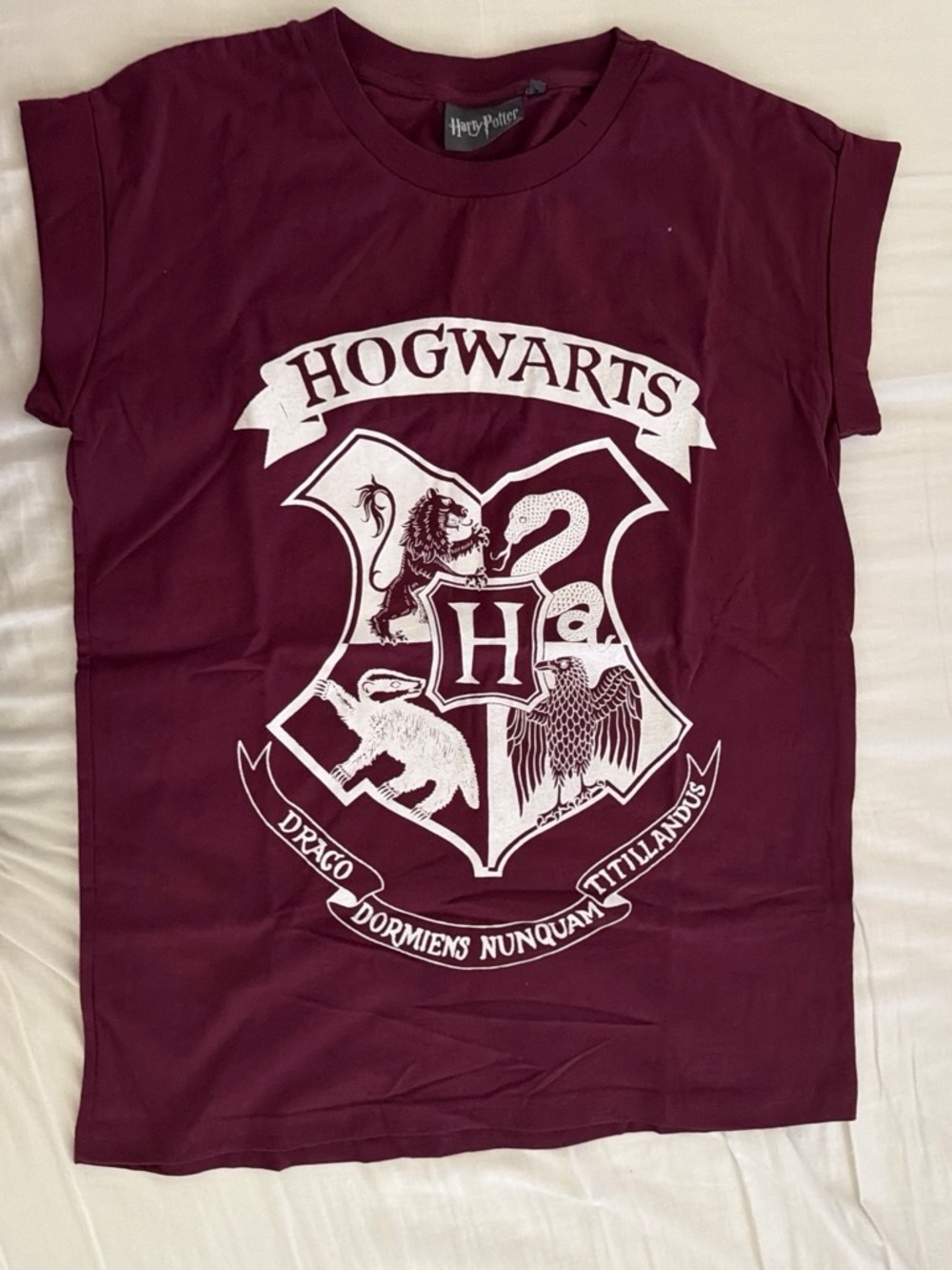 Warner Bros. Hogwarts Crest Tee - Burgundy